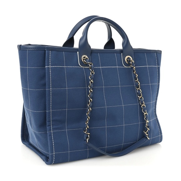 CHANEL DEAUVILLE TOTE WITH POUCH LIKE NEW CONDITION/NO FLAWS - Picture 5 of 8
